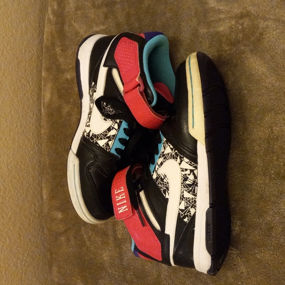 Nike (6) - Picture 5 of 10